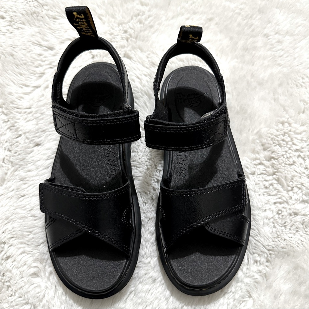 Dr. Martens Big Girl Vossie J Black Flatform Sandals Size 4 LA004 Kids Shoes